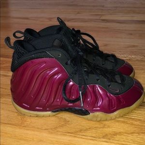 Authentic Nike Foam Posite in burgundy